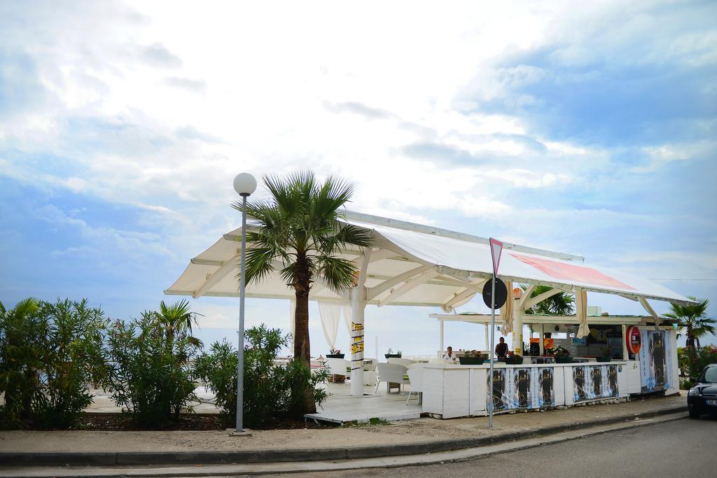 Hotel Sarajet E Pashait 1 Дермі Екстер'єр фото