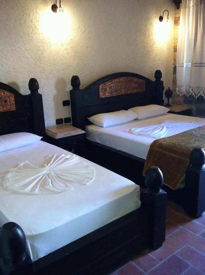 Hotel Sarajet E Pashait 1 Дермі Екстер'єр фото